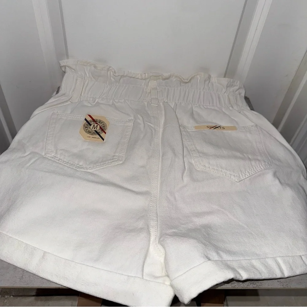 Super High Rise White Shorts Size Medium - Picture 6 of 8